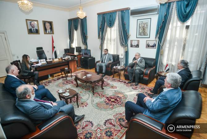 مجموعة من المثقفين الأرمن تزور سفارةسوريا بيريفان وتنقل للسفير الشكر لاعتراف سوريا بالإبادة الأرمنية
