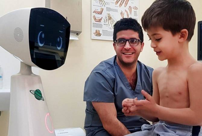 Հիվանդանոցում երեխաներին ժպիտ պարգևող հայկական ռոբոտը ճանաչվել է 
հեղինակավոր պլատֆորմի օրվա պրոդուկտ