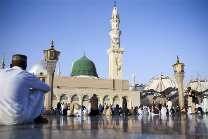 Saudi Arabia suspends pilgrimage entry visas to prevent spread of coronavirus