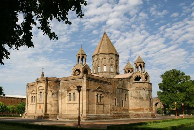 Первопрестольный Святой Эчмиадзин объявляет Всеармянский сбор пожертвований для 
кафедрального собора