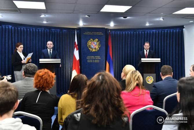 ՀՀ-ի և Վրաստանի պաշտպանության նախարարները քննարկել են երկկողմ 
համագործակցությանն առնչվող հարցեր
