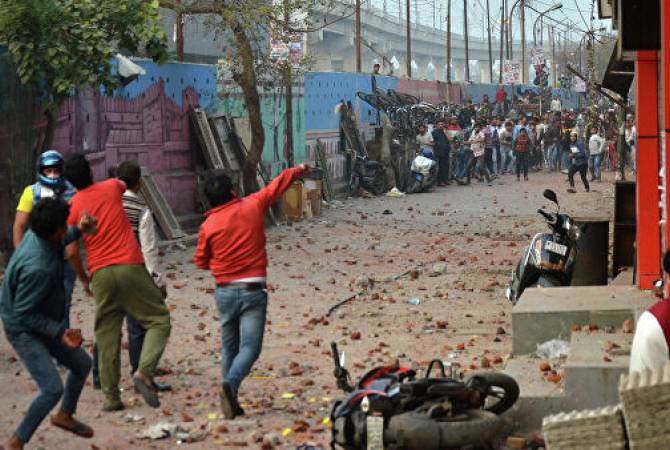 В Нью-Дели число погибших в беспорядках выросло до 42 человек