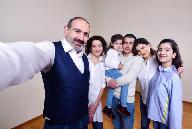  Семья  Пашинянов проведет ночь в отеле в Цахкадзоре 