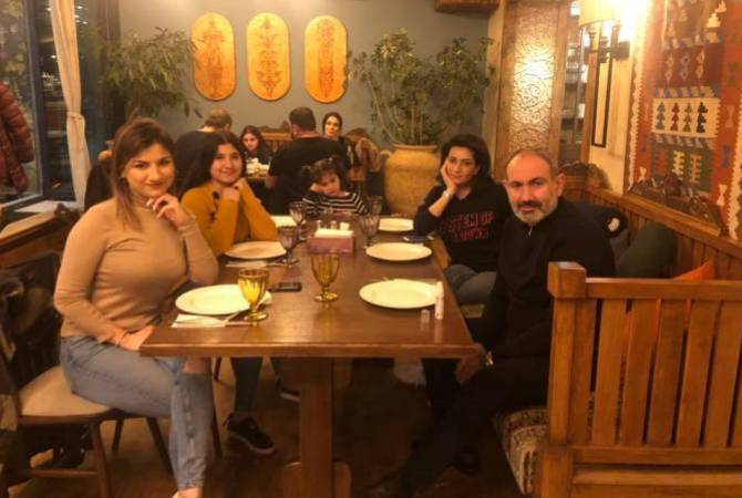 Pashinyan family visits tourism hotspot Tsaghkadzor, dine at local restaurant 
