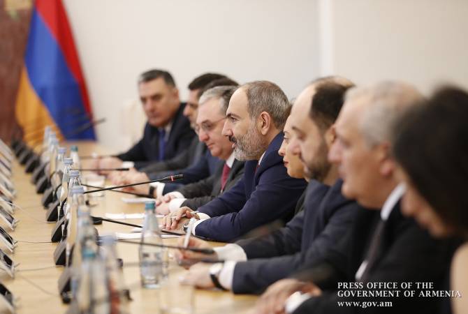  Никол Пашинян и Арчил Талаквадзе подчеркнули важность активного межпарламентского 
диалога 
