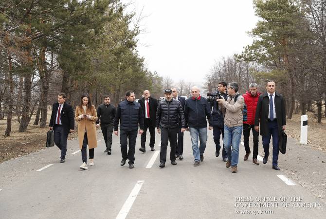  Пашинян ознакомился с новой дорогой  к  Дендропарку и призвал посетить Степанаван 