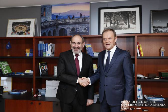 يمكنكم الاعتماد علي بمنصبي الجديد-رئيس حزب الشعب الأوروبي توسك بلقاءه رئيس الوزراء الأرميني باشينيان