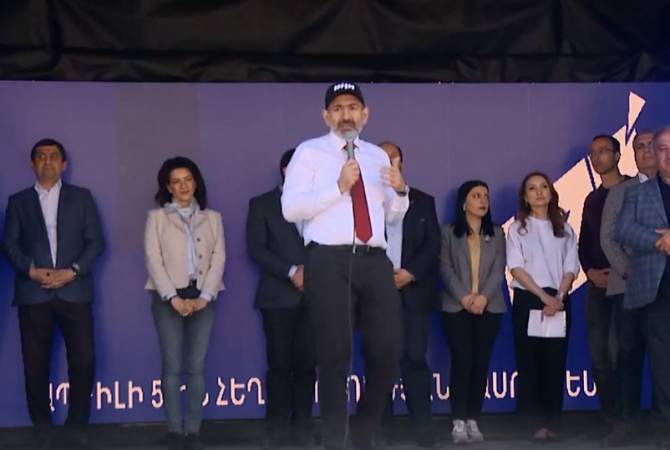 Pashinyan introduces reason of suspending powers of CC members via referendum