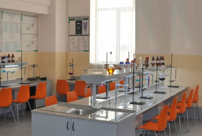 Հայաստանի բոլոր ավագ դպրոցներն այս տարի կունենան բնագիտական առարկաների 
լաբորատորիաներ