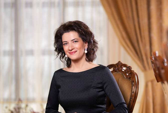 زوجة رئيس الوزراء الأرميني السيدة آنّا هاكوبيان تتطوّع لمساعدة مكافحة فيروس كورونا ومؤازرة المصابين