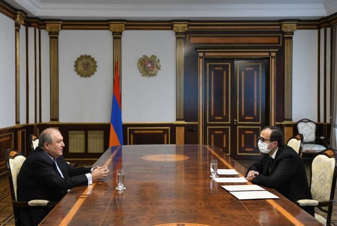 Le Président Sarkissian a eu une rencontre de travail avec le Ministre de la Santé