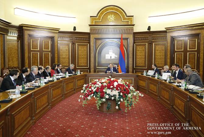 Հրատապ աջակցության կարիք ունեն կորոնավիրուսի հետևանքով գործազուրկ դարձած 
քաղաքացիները․ Փաշինյան 