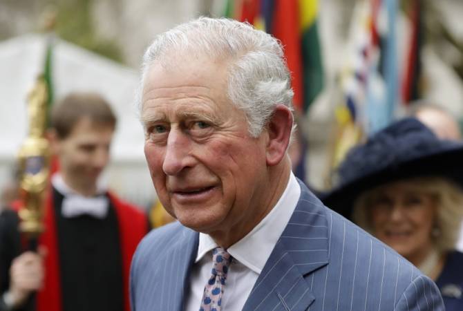 Le Prince Charles est sorti de l'isolement; Reuters