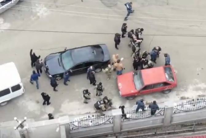 Ոստիկանության հատուկ միջոցառումը Վանաձորում․ հայտնաբերվել են 
հետախուզվողներ ու զենք-զինամթերք