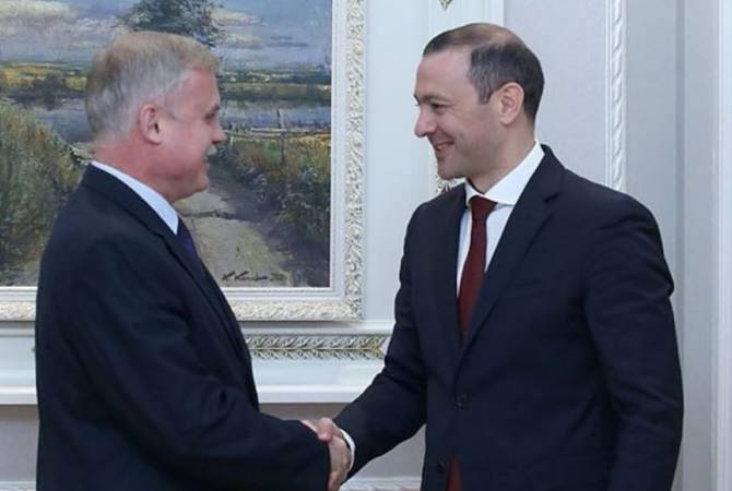 Секретарь Совбеза Армении провел телефонный разговор с генеральным секретарем 
ОДКБ

