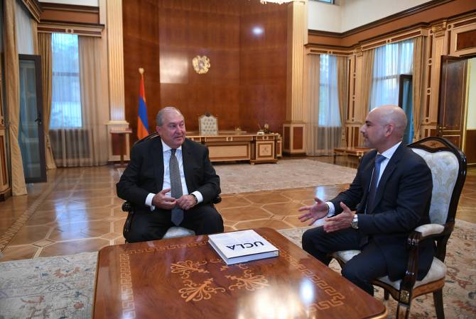 Armenian President discusses COVID-19 pandemic with Dr. Eric Esrailian over phone