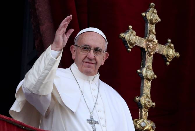 Папа Римский призвал всем вместе помолиться за представителей СМИ

