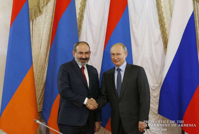 رئيس الوزراء الأرميني نيكول باشينيان يتحدّث هاتفياً مع الرئيس الروسي فلاديمير بوتين وبحث قضايا عدّة 