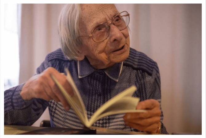 Газета “Айастани Анрапетутюн”: 100-летняя Маргарита Дарбинян рассказывает о “цвете 
жизни”

