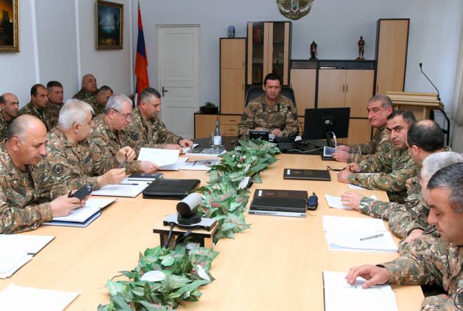 Джалал Арутюнян провел дистанционное заседание Военного совета

