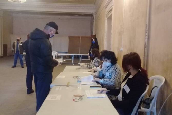 Председателю комиссии избирательного участка 1/5 Степанакерта заявлений-жалоб не 
поступало