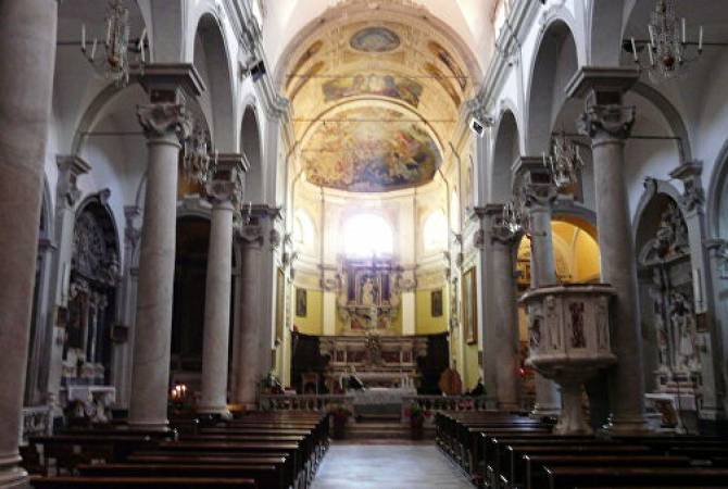  В Италии оштрафовали священника за проведение мессы. РИА Новости 