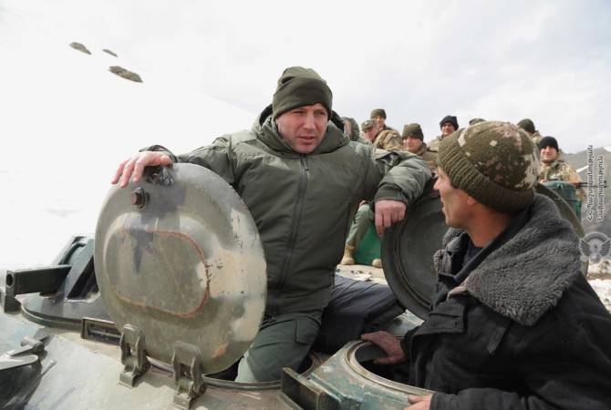 Armenia Defense Minister visits combat positions at border 