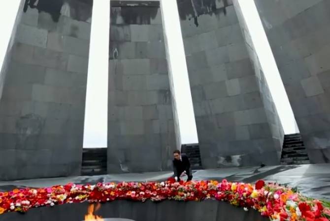  Мэр Еревана и губернаторы областей Армении возложили цветы к Мемориалу жертв 
Геноцида армян

 