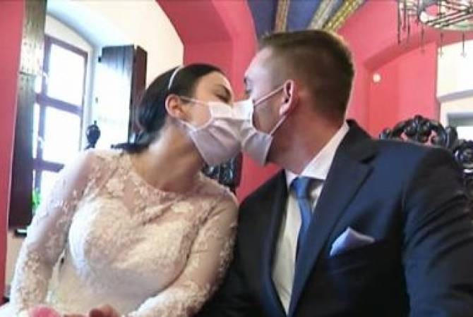 В Польше вновь разрешили бракосочетания. Euronews