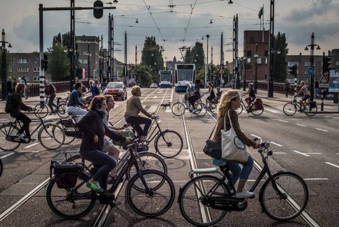 Եվրոպական քաղաքներում կավելանան հեծանվուղիները, կկրճատվեն 
ավտոմեքենաները