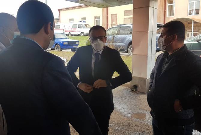 Арсен Торосян посетил пострадавших в результате инцидента в медцентре Гавара

