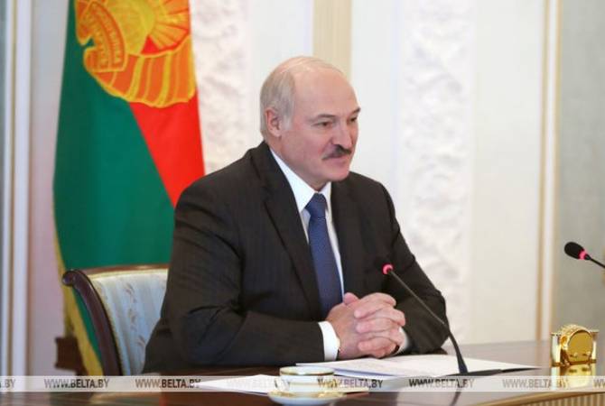  Лукашенко о президентских выборах: это будет точно летом, крайний срок - конец 
августа. Белта 