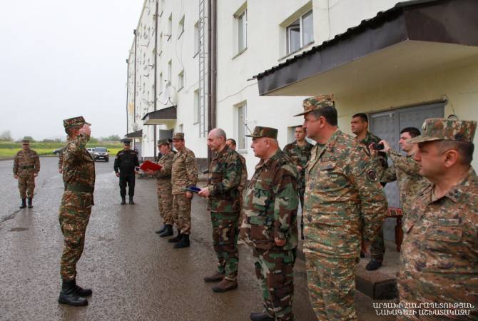  Президент Арцаха вручил государственные награды группе военнослужащих Армии 
обороны  