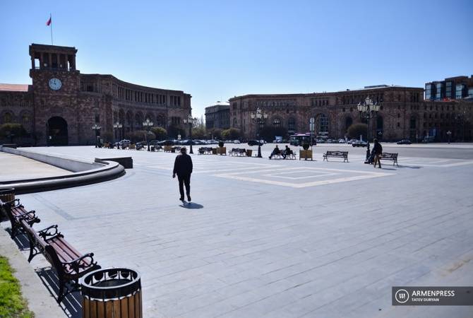 Режим чрезвычайного положения продлен в Армении еще на один месяц

