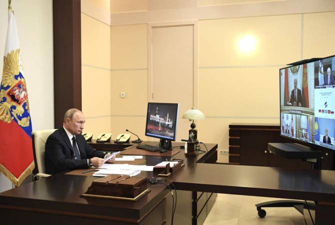 Putin addresses gas price issue at EEU videoconference 
