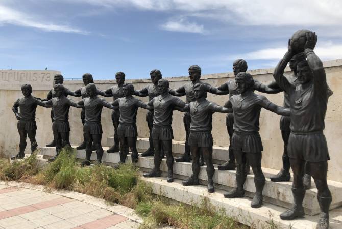 Это вандализм: Игрок “Арарата-73” Сергей Погосян о краже статуй