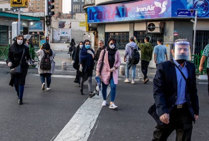 Число заразившихся коронавирусом в Иране увеличилось на 2 392