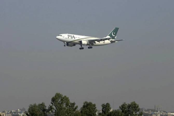 В Пакистане разбился пассажирский самолет