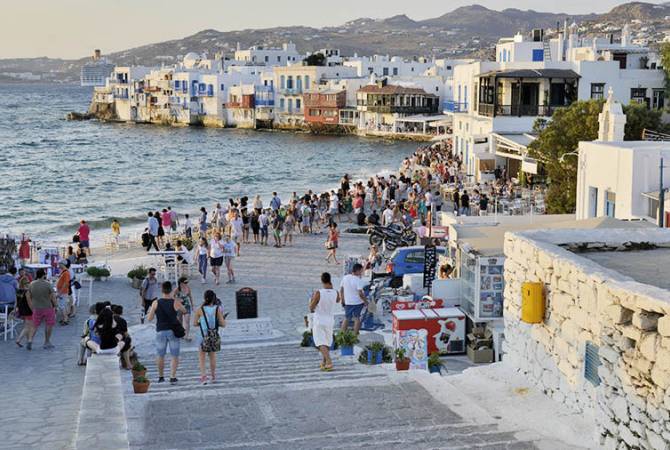 Греция  надеется привлечь туристов низкими ценами на  товары  и услуги
