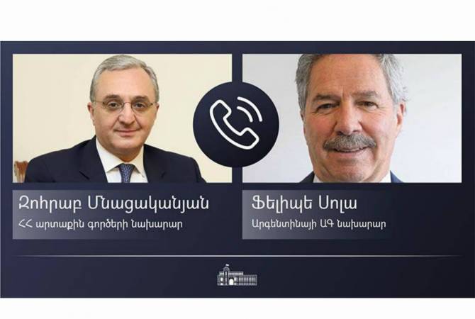 Զոհրաբ Մնացականյանը հեռախոսազրույց է ունեցել Արգենտինայի ԱԳ նախարարի հետ 