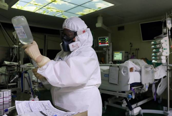 В России десятый день подряд выявляют не более 10 тыс. заразившихся коронавирусом в 
сутки. ТАСС