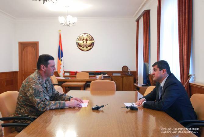 Artsakh Defense Army commander introduces President Harutyunyan on situation in frontline