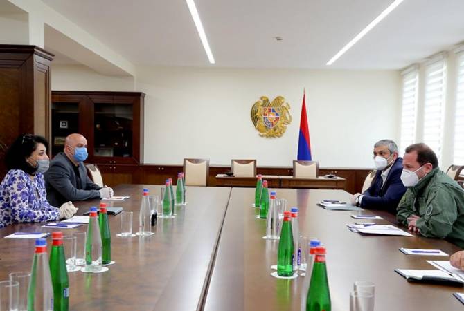 Defense minister Tonoyan holds meeting with CEO of Veolia Jur