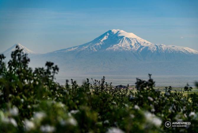 В Армении ожидаются   дожди,  грозы, возможен град, температура воздуха существенно 
не изменится