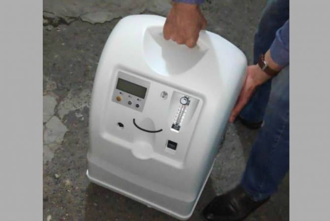 Несколько армян, проживающих в Грузии, подарили Армении 27 аппарата вентиляции 
легких
