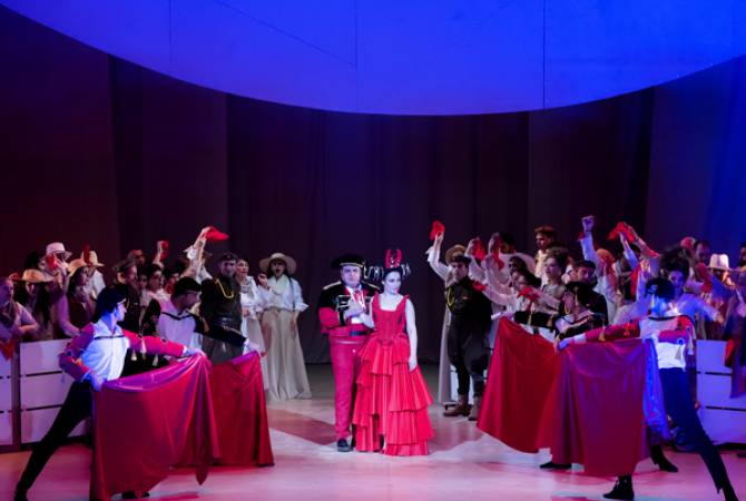 Артисты оперного театра призывают меломанов посмотреть спектакль “Кармен” в  онлайн 
режиме