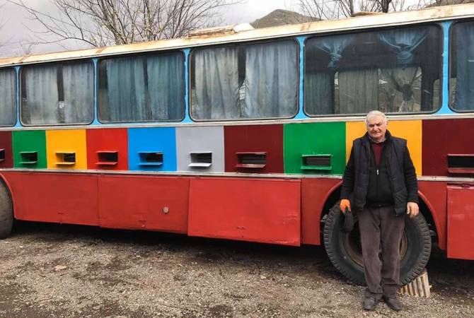 Красочный автобус превращен в пасеку: инновация пчеловода из Гориса