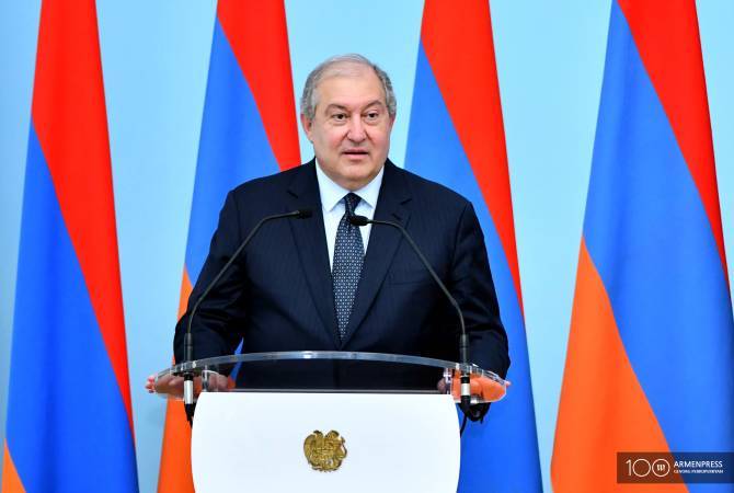  Президент Армении получает поздравления от глав государств и руководителей 
международных организаций 