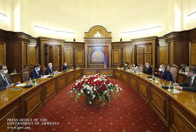 Armenian PM receives WHO Mission head