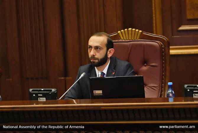 Председатель НС Армении опубликовал поправки в Конституцию о замене председателя 
КС и трех судей

